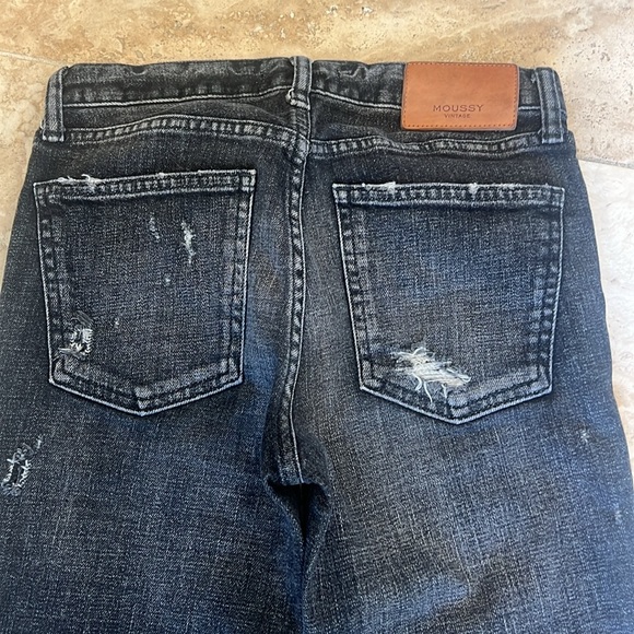 Moussy Vintage Black Glendale Mid Rise Distressed Frayed Hem Cropped Jeans - Picture 9 of 10